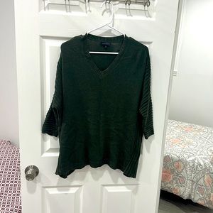 Beautiful oversized XS green sweater